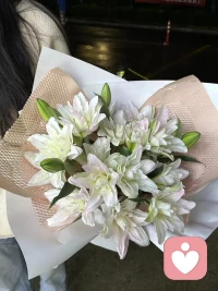 如果父母不懂把價值觀回流給孩子，
孩子會不擇手段讓這個世界看見自己
很多時候父母是贏了孩子，
而不是贏得孩子配圖