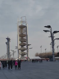 當我們對自己是苛刻的，就容易對別人苛刻。
當我們對自己是滿意的，也容易對別人滿意。配圖