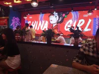 相信親密關系的幸福開關就在自己手上：         夫妻，鏡映內在的過程。                                    子女，成為生命的老師。配圖