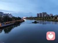 曾经以为死亡是很遥远的事，直到生命中重要的人离去，才明白离别如此突然。中元时节，思念如影随形，愿逝者安息，生者珍惜当下。