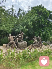 人生沒有停靠站，現(xiàn)實(shí)永遠(yuǎn)是一個(gè)出發(fā)站。配圖