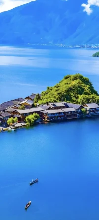 溝通中有兩個面向：內容和過程。
只關注內容，就會沉陷于內容的海洋原地盤旋；
只關注過程，又會錯失情感的聯接跟對方疏遠。配圖