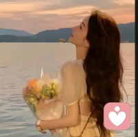 抬頭看天是一種策略，低頭看路是一種清醒，抬頭制定目標(biāo)是一種勇氣，低頭踏實(shí)前行是一種底氣，抬頭面對(duì)困難是一種膽量，低頭反思自己是一種進(jìn)步。配圖