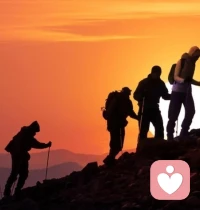 記住，活著不是靠淚水博得同情，而是靠汗水贏得掌聲。配圖