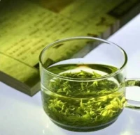 [茶道]人一走，茶就涼，是自然規律;人沒走，茶就涼，是世態炎涼。一杯茶，佛門看到的是禪，道家看到的是氣，儒家看到的是禮，商家看到的是利。茶說:我就是一杯水，給你的只是你的想像，你想什么，什么就是你。心即茶，茶即心!配圖