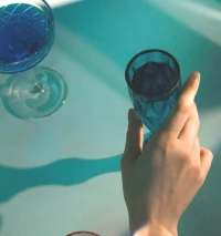 生活本來平淡如水，你想調(diào)成什么味道，全憑你自己，別抱怨生活。配圖