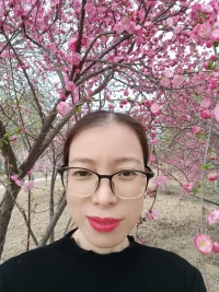 “如果事與愿違，請相信上天一定另有安排，失之冬隅、收之桑榆，回頭看，輕舟已過萬重山，向前看，前路漫漫亦燦爛，終有一天，你會靜下心來，像個局外人一樣，回首自己的故事，然后笑著搖搖頭，浮生不過夢一場，所以能治愈你的，從來都不是時間#傷感音樂 #治愈系風景配圖