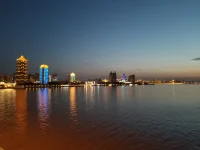 遇见，是因为有债要还；
离开，是因为债还清了；
前世不欠，今生不见；
今生相见，定有亏欠；
缘起，我在人群中看见你；
缘散，我看见你在人群中。
        ——弘一法师配图