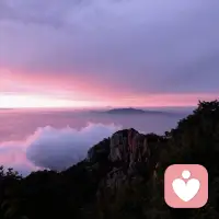 不要對任何人抱有精神上的潔癖，
這世界上每個靈魂都是半人半鬼，
湊近了誰都沒法看……配圖