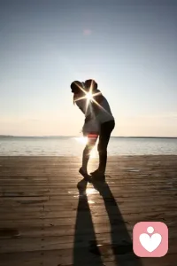 情緒太多的時候就會被人瞧不起，男女都一樣

因為這代表你有索取心（想占別人便宜）、能力弱才委屈、混不好才被人一直欺負

不管真實情況到底怎樣，反正別人就會這樣揣測/臆想

想獲得別人的尊重：不要交淺言深、減少碎嘴和抱怨、心事不輕易吐露

有能力提供價值給別人+不輕易交付的心靈才珍貴 ???配圖