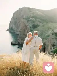 心善+低能量的女孩人緣最差

這類女孩內(nèi)心戲多、患得患失、受害心理重

別人的一個(gè)眼神、一句話、一個(gè)行為都會(huì)讓她們想東想西，內(nèi)心猶如驚弓之鳥(niǎo)，表面要么木訥拘謹(jǐn)，要么又卑又亢，又因?yàn)楸拘陨屏疾粫?huì)直接攻擊別人，所以顯得格外弱小

不那么好相處+弱小，就會(huì)激發(fā)別人心中的惡、吸引本身就邪惡的人近身

人緣好/受人尊重的人心思都在自己身上，不會(huì)整日揣摩別人的蛛絲馬跡

如果你發(fā)現(xiàn)自己有這樣跡象，一定要及時(shí)遏制，畏畏縮縮的很容易吸引惡念配圖