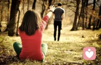 女生成長的一大標志就是：能輕松的面對分離

很多女生喜歡和別人粘在一起、友善熱情，并不是她有多么高尚，而是她害怕分離、害怕一個人孤孤單單的樣子、擔心自己不被別人接納和喜歡

因為太需要被別人認可，所以她在與人交往中各種付出、掏心掏肺、從來不敢維護自己的利益，最后留在她身邊的只有占她便宜的人

人和人之間本就不可能親密無間、友情也不可能地久天長，他或她也許只是你人生中的一個陪伴，甚至無足輕重

只有你放下這樣那樣的包袱，你才能輕裝上陣，屏蔽讓你不開心、氣場不合、拖累你的人，靠近更高級、友善、有分寸的人

當你成長，你身邊的人就會一輪又一輪的淡出、冒頭

放棄一段關系，淡忘一段感情，并不難，太重情的人最后一定為情所傷，也經營不好感情

看淡這些，保持距離的去相處，輕松的迎接分離和新旅程，相信一切都是最好的安排配圖