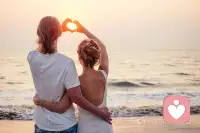 愛只會流向不缺愛的人，當你匱乏/貧瘠，富有者只會躲開和遠離。只有自己好才會被人愛。配圖