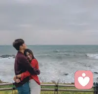 我觀察到情價力好，總能高嫁的女生都有一個特點：很容易就被安慰到

比如男生沒有回復她的的信息

你安慰她：他可能在忙、哎呀他不知道怎么回啦

她們會很快的接受并相信這個說法，然后專注的做自己的事情

不過一會男生自己來找她了，他們的感情越來越好

個人狀態(tài)不好的女生會處處反駁你：他怎么可能在忙、再忙也有時間回一下weixin吧、難道他不怕我擔心他嗎、他這樣好沒禮貌，他是不是飄了

不相信對方是好男人、不相信自己值得被愛、總覺得男生不會給自己好的待遇是她們的底色

前者之所以能找到好老公上嫁，是因為她們很好相處，從不摳細節(jié)，理解哪怕彼此再相愛，也有步調不至的時候：你想聊天，他想睡覺、你想約會，他想玩游戲、你想他關心你，他生病了很憔悴

短期相處，男人最看重女人的臉、身材；長期相處，男人最在意女人是不是快樂、包容

越智慧、成熟的優(yōu)質男，越明白性格的關鍵

性格才是女人上嫁的法寶配圖