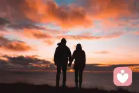 念力很神奇

你心里深信什么，就会得到什么

比如：你总觉得老板不满意你，结果就是不论你多努力，老板就是看不见你的优秀

你不认可自己的价值，老板也不会认可

你胆小怕事，但又特别想和别人搞好关系，结果得到的只是抱团孤立

你不相信自己能和别人相处好，别人就会看低你/排斥你

你觉得男人总会背叛自己，哪怕你表面装得再美好，最后和男人也会以吵架、崩盘结束

人都有自我预言的能力，你心里想着什么，就会找到生活中支离破碎的信息去力证什么

没事要多念自己的好，不要有空没事就诅咒自己配图