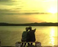 桃花女的心法：道德感不強(qiáng)

只要還沒有結(jié)婚，她就可以隨時(shí)換男友

只要還沒有戀愛，她就可以和別的男生曖昧

只要她還是單身，就能自如的散發(fā)魅力

展示魅力不是為了拿下某個(gè)男人，而是為了享受社交的趣味和做女人的感覺

和男生曖昧并不是非他不可，而是嘗試不同的可能，不多接觸/對(duì)比，就不知道哪個(gè)最好、最適合自己

換男友是因?yàn)椴幌肜速M(fèi)自己的時(shí)間，自我優(yōu)先，自己的青春、利益最重要，小自私的女生過得更幸福

接觸男人時(shí)隨心所欲一點(diǎn)，不會(huì)抱著非要戀愛的想法

篩選男人時(shí)嚴(yán)格一些，秉承著于己有益的觀點(diǎn)

舉重若輕，內(nèi)心有數(shù)，是桃花女的心法配圖