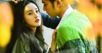 當你高能量時，最吸引優質男：

1、說話聲音平和有力，不會大吼大叫，因為一切都在掌控中，不覺得外界會傷害到自己，所以對外呈現出低攻擊性

2、遇到麻煩事，有解決的方法，不會哭泣泣的六神無助，被賣了還要幫別人數錢，頭腦是優質男很看重的

3、沒有那么需要他，你本身就很快樂，有他會更加快樂一些，但是沒有他，你的世界依然五彩繽紛——自身就有價值，不依附男人

4、很少抱怨生活的瑣碎，陽光健談愛笑，這種女生無論走到哪里都很吸睛，內心安全感足，能感受到愛與自由

快樂、自足、配得感，這就是男人眼里的完美女友+女神配圖