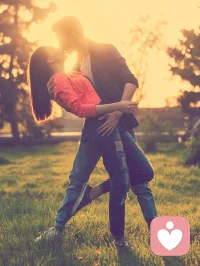 失戀了不要一直琢磨男人為什么分手，能不能和好，他到底怎么想的，還喜歡不喜歡你，會不會后悔

或者花費大量時間去翻閱如何挽回，如何拿捏男人的資料

你的時間花在哪里，注意力就在哪里，心神消耗在哪里，然后那里就會變得無比重要

你要去閱讀、玩耍、看大海星空、與朋友談天說地、去見很多其他男人

你就會發現海闊天空，他不重要，你也不痛苦配圖