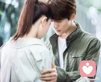 感情中倍受尊重的女人都有一個特點：把情緒掌控在自己手里

同樣是伴侶/男友做錯事，這類女生呈現出來的情緒是不爽、憤怒，處理方式是：懟男生幾句、理直氣壯的指責對方或為自己辯解

氣勢上壓倒對方，心靈上不需要對方，語言上指責對方

這種能量是流動的，她們懟完男生后情緒就會消失，自己哄好自己

男生反而覺得她們很有道理、很獨立、很牛逼

精神不獨立/戀愛高開低走的女生面對男友犯錯總有一種幽怨的情緒：他不夠愛我，才沒有呵護/照顧到我，才沒有把我的利益放在第一位

她們的能量是不流動的，情緒方面很難被安撫到，她們需要不斷索取男生的情緒價值自己才能舒心和安全

這種情況下要么得到男人的安撫，但犧牲了對方對自己的愛意，要么什么都得不到，收獲到一堆厭惡

精神不獨立的女人在男人眼里就是一身罪孽

小事撒嬌玩笑式的解決，大事當然要理直氣壯的維護自己，能處理自己情緒的女人永遠能收獲男人的尊重配圖