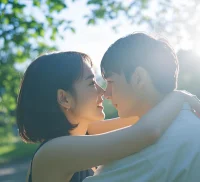 他對你不好，你就別對他好，哪怕你再喜歡他，你也得憋著，不能對他好

這是尊嚴(yán)問題

他對你不好，你還稀罕他，等你清醒之后會(huì)覺得自己是一個(gè)很差勁的人，有一段不堪的過往，這段感情簡直是你的人生污點(diǎn)

越漂亮、價(jià)值高的女生越會(huì)有這種糟糕感受

雖然一切都會(huì)治愈和康復(fù)，但早點(diǎn)明白這個(gè)道理會(huì)更好：沒有任何男人值得你放下尊嚴(yán)配圖