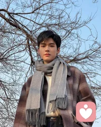 符龍飛1-4張
龔俊5-8張
雖然符龍飛不火，但是在我心里是最火的！加油符龍飛，我相信你
龔俊，祝你天天開心，萬事如意！加油！配圖