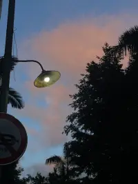 很多人是羞于對他人提出請求、要求幫助的，ta們害怕給對方帶來麻煩與壓力。然而事實恰恰相反，懂得適當「麻煩」他人的人，也許更會被人偏愛。配圖