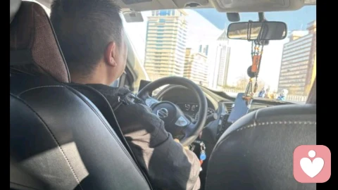我找了三种职业的人聊情绪，他们给了三把不同的钥匙
