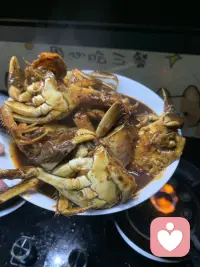 治愈自己的方式有很多種，下廚就是其中一種?????
生活是可以穿上圍裙做飯，也能換上小裙子??去工作！???♀?
不是只會上班，更不止是只會做飯，不做廚子可惜了?????配圖
