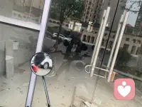 鏡子里的小李配圖