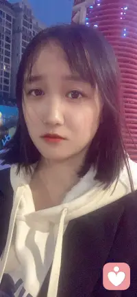 今天的天空真好看，就像我一樣怎么這么可愛配圖