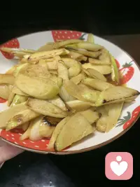 我做的可樂雞翅必需是拉絲的，做出來的雞翅一股烤紅薯的味道??，兒子說媽媽你做烤紅薯了??配圖