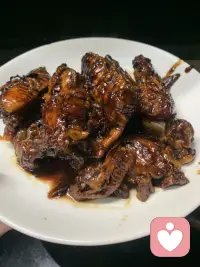 我做的可樂雞翅必需是拉絲的，做出來的雞翅一股烤紅薯的味道??，兒子說媽媽你做烤紅薯了??配圖