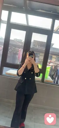 今天又是職業裝小姐姐配圖