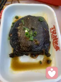 一個人開開心心吃配圖