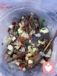 一個人開開心心吃配圖