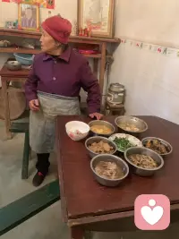 真是黑燈瞎火，一來(lái)就跟我說(shuō)怎么摔跤了，外婆一個(gè)電話我就跑來(lái)外婆娘家配圖