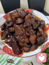 每天常規操作，下班回家做飯給娃娃們洗澡然后忙工作配圖