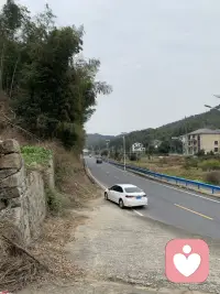 還得是外婆，一個電話上班的人立馬跑來帶她回鄉下配圖