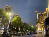 一瞬間 難過突然涌上心頭 心空了 眼淚也不聽話了.”配圖