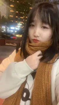 一瞬間 難過突然涌上心頭 心空了 眼淚也不聽話了.”配圖