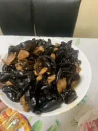 今天很累，站一天搞一天的活動，回家忙前忙后，第一次爆米花???，我真是做飯小天才配圖