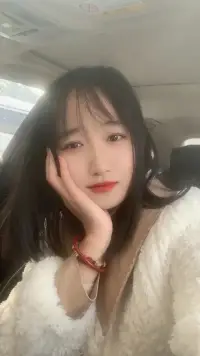 早就不是遇到風雨就回家的小女孩了 是站在風雨里也面不改色的大人.配圖