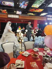 特別的日子，特別的祝福，祝 弟弟弟媳新婚快樂，一生幸福，愿你們止于終老，以愛之名為期，冷暖相知，喜樂有分享，同樂天地寬，共度日月長，彼此相互體諒，百年好合，永結同心，白頭偕老！配圖