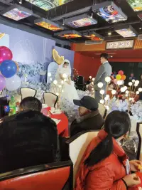 特別的日子，特別的祝福，祝 弟弟弟媳新婚快樂，一生幸福，愿你們止于終老，以愛之名為期，冷暖相知，喜樂有分享，同樂天地寬，共度日月長，彼此相互體諒，百年好合，永結同心，白頭偕老！配圖