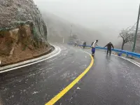 南昌這已經不是下雪了，而是下凍雨??配圖