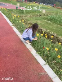 又想剪短發(fā)了，留了整整一年終于留長了又想剪短，看樣子注定就是走不了溫柔風(fēng)配圖