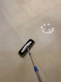 小李同志擁有干不完的活、每天飯后就是拖地洗碗??仿佛有點強迫癥，不拖就難受??配圖