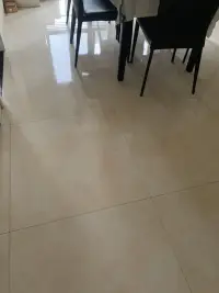 這就是南昌的天，層高七樓都能這么潮濕，拖完可以照鏡子了，不敢想象一樓二樓的人家里面是怎樣配圖