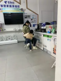 陪著我的客戶拆機，感冒好難受??配圖