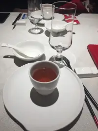 別讓生活耗盡了你的耐心和向往，你還有詩和遠方，烤肉和涮肥羊，火鍋和麻辣燙。配圖